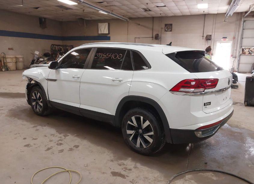 Photo 3 of 2022 Volkswagen Atlas CROSS SPORT 2.0T SE (VIN 1V2LC2CA1NC224130)
