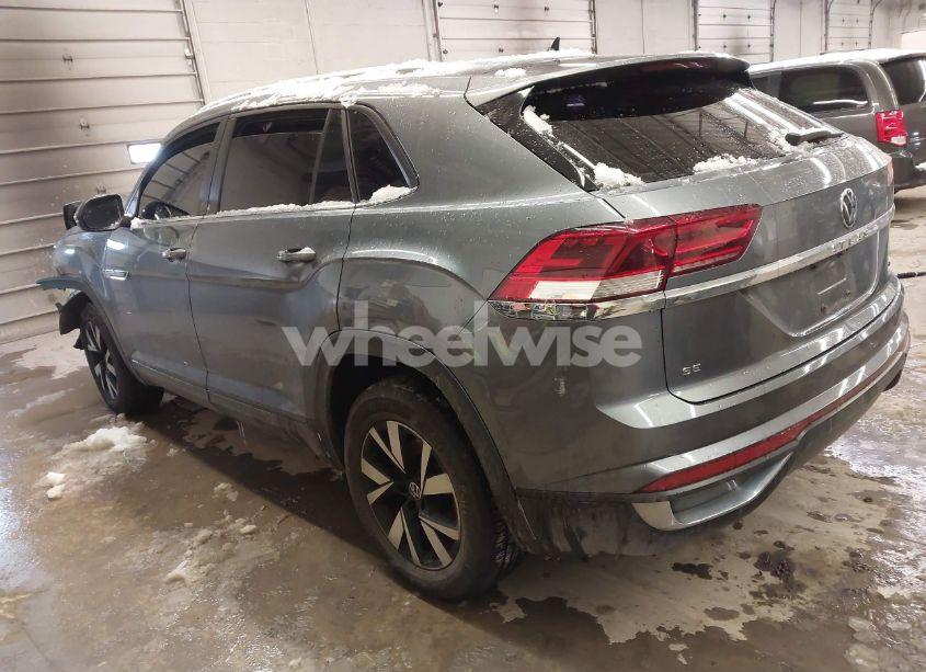 Photo 3 of 2022 Volkswagen Atlas CROSS SPORT 2.0T SE (VIN 1V2LC2CA6NC202401)