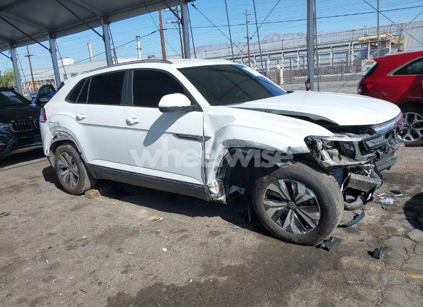 2024 Volkswagen Atlas CROSS SPORT 2.0T SE (VIN 1V2LE2CA0RC249150) main photo