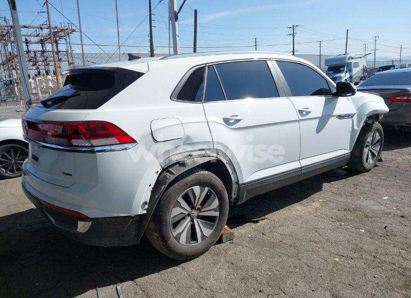 Photo 4 of 2024 Volkswagen Atlas CROSS SPORT 2.0T SE (VIN 1V2LE2CA0RC249150)