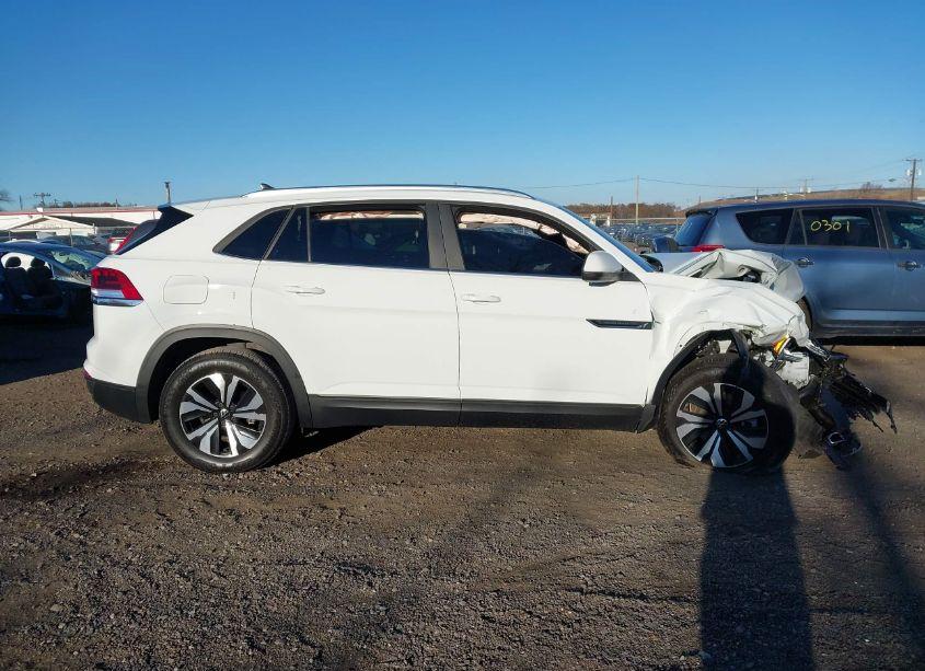 Photo 13 of 2024 Volkswagen Atlas CROSS SPORT 2.0T SE (VIN 1V2LE2CA2RC204968)