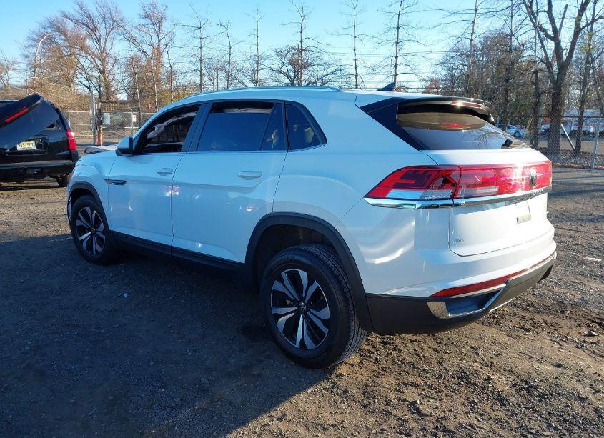 Photo 3 of 2024 Volkswagen Atlas CROSS SPORT 2.0T SE (VIN 1V2LE2CA2RC204968)