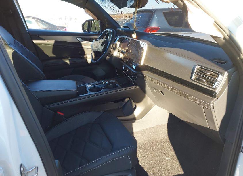 Photo 5 of 2024 Volkswagen Atlas CROSS SPORT 2.0T SE (VIN 1V2LE2CA2RC204968)