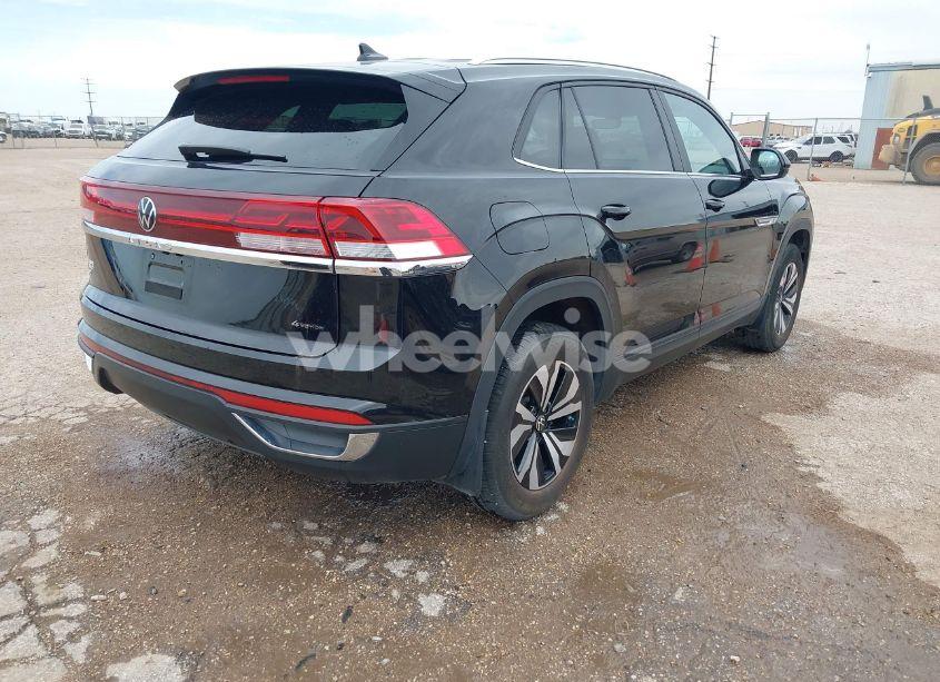 Photo 4 of 2024 Volkswagen Atlas CROSS SPORT 2.0T SE (VIN 1V2LE2CA4RC229547)