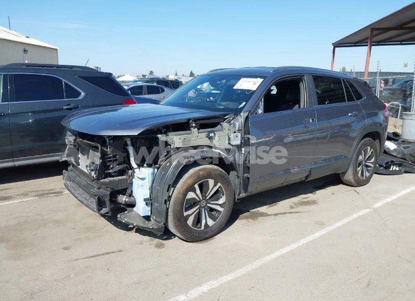 Photo 2 of 2024 Volkswagen Atlas CROSS SPORT 2.0T SE (VIN 1V2LE2CA5RC225216)