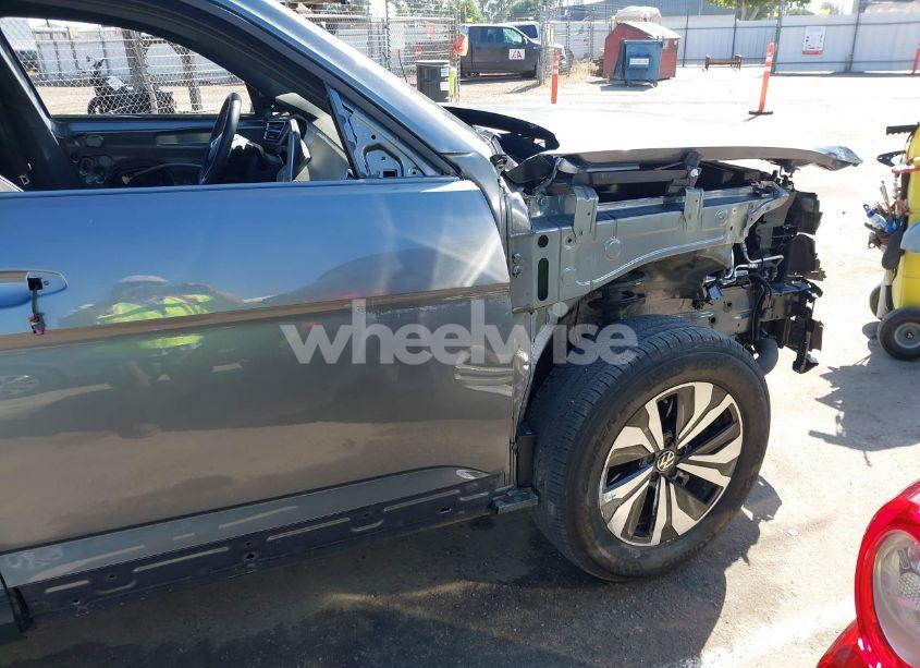 Photo 22 of 2024 Volkswagen Atlas CROSS SPORT 2.0T SE (VIN 1V2LE2CA5RC225216)