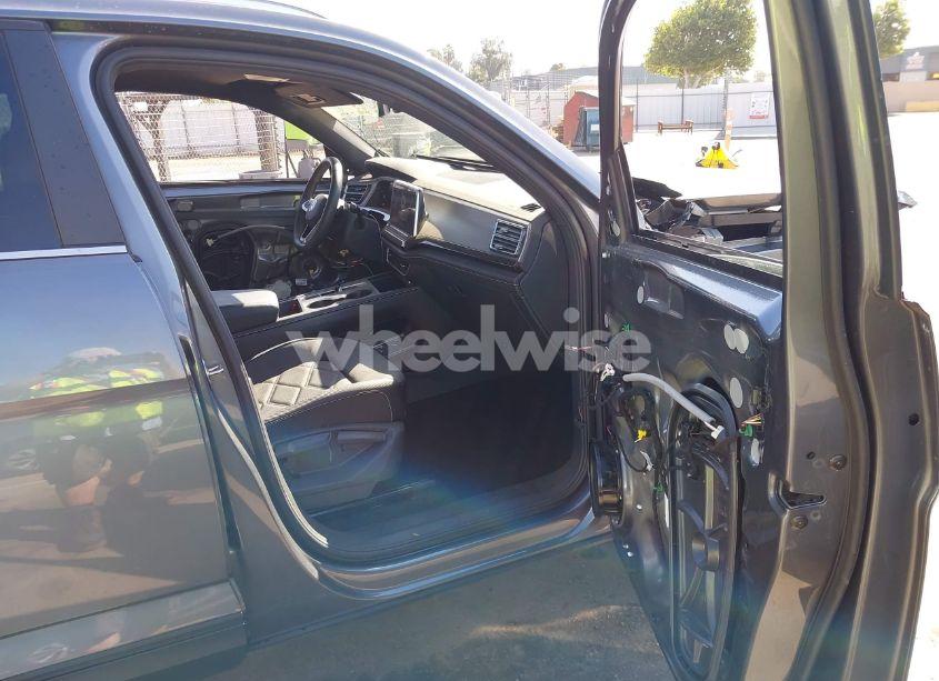 Photo 5 of 2024 Volkswagen Atlas CROSS SPORT 2.0T SE (VIN 1V2LE2CA5RC225216)