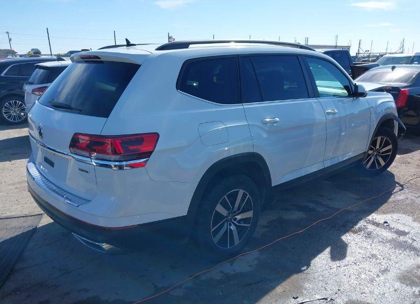 Photo 4 of 2022 Volkswagen Atlas 2.0T SE (VIN 1V2LP2CA1NC533861)