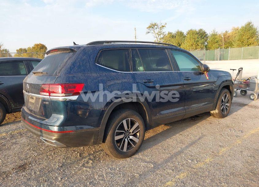 Photo 4 of 2022 Volkswagen Atlas 2.0T SE (VIN 1V2LP2CA4NC565249)