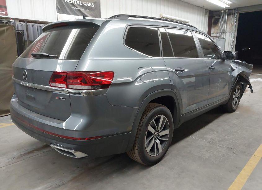 Photo 4 of 2022 Volkswagen Atlas 2.0T SE (VIN 1V2LP2CA9NC531405)