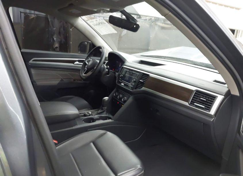 Photo 5 of 2022 Volkswagen Atlas 2.0T SE (VIN 1V2LP2CA9NC531405)