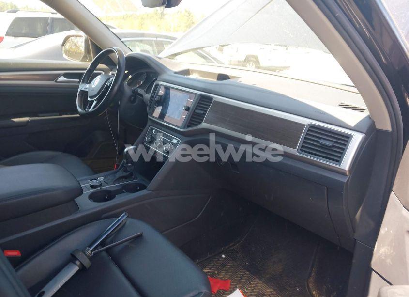 Photo 5 of 2018 Volkswagen Atlas 3.6L V6 SE/3.6L V6 SE W/TECHNOLOGY (VIN 1V2LR2CA0JC553846)