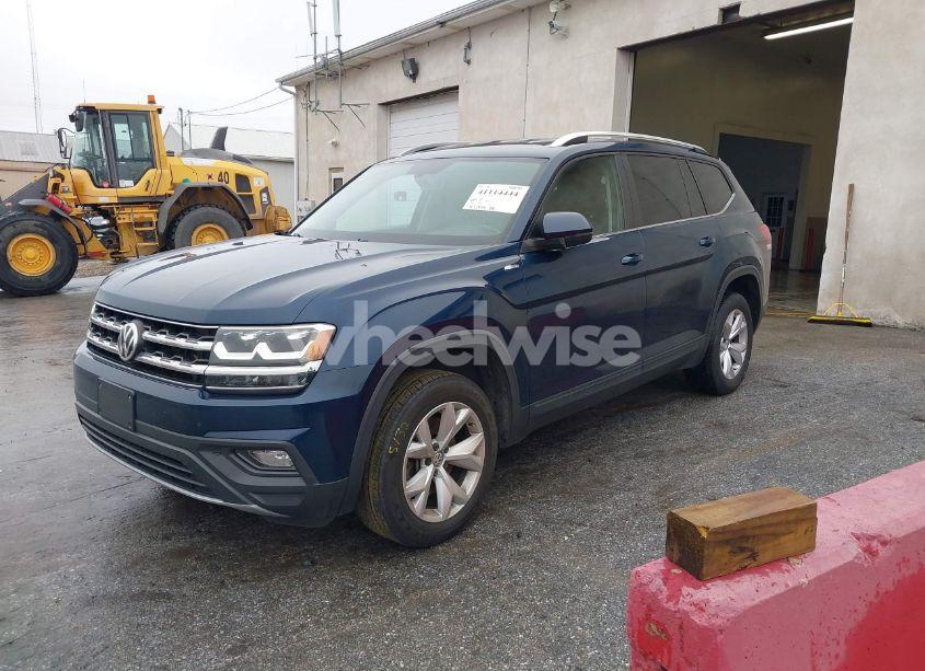 Photo 2 of 2019 Volkswagen Atlas 3.6L V6 SE (VIN 1V2LR2CA1KC549628)