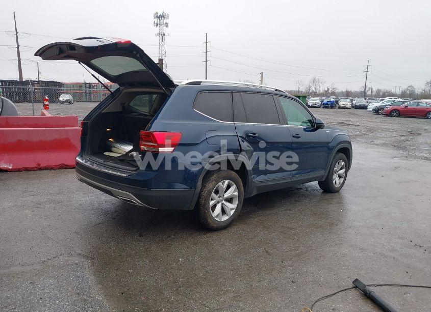Photo 4 of 2019 Volkswagen Atlas 3.6L V6 SE (VIN 1V2LR2CA1KC549628)