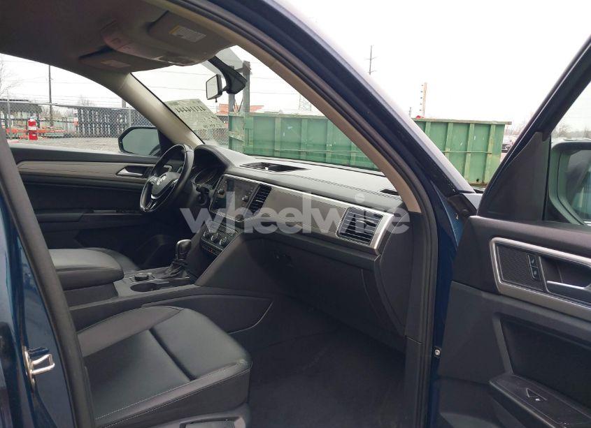 Photo 5 of 2019 Volkswagen Atlas 3.6L V6 SE (VIN 1V2LR2CA1KC549628)