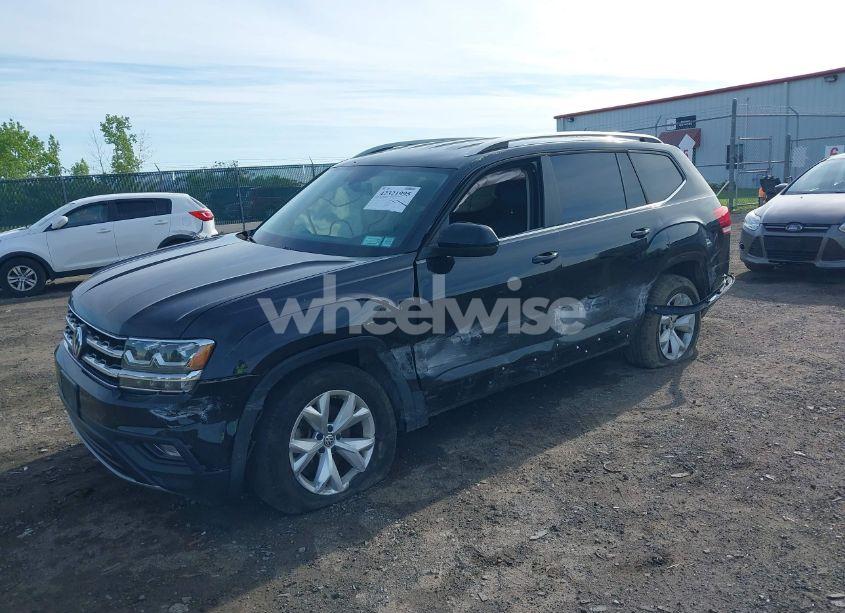 Photo 2 of 2019 Volkswagen Atlas 3.6L V6 SE (VIN 1V2LR2CA1KC606796)