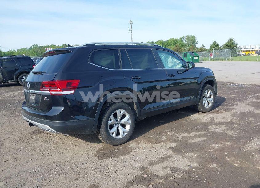 Photo 4 of 2019 Volkswagen Atlas 3.6L V6 SE (VIN 1V2LR2CA1KC606796)