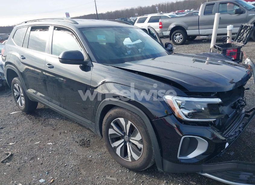 2024 Volkswagen Atlas 2.0T SE (VIN 1V2LR2CA1RC603228) main photo