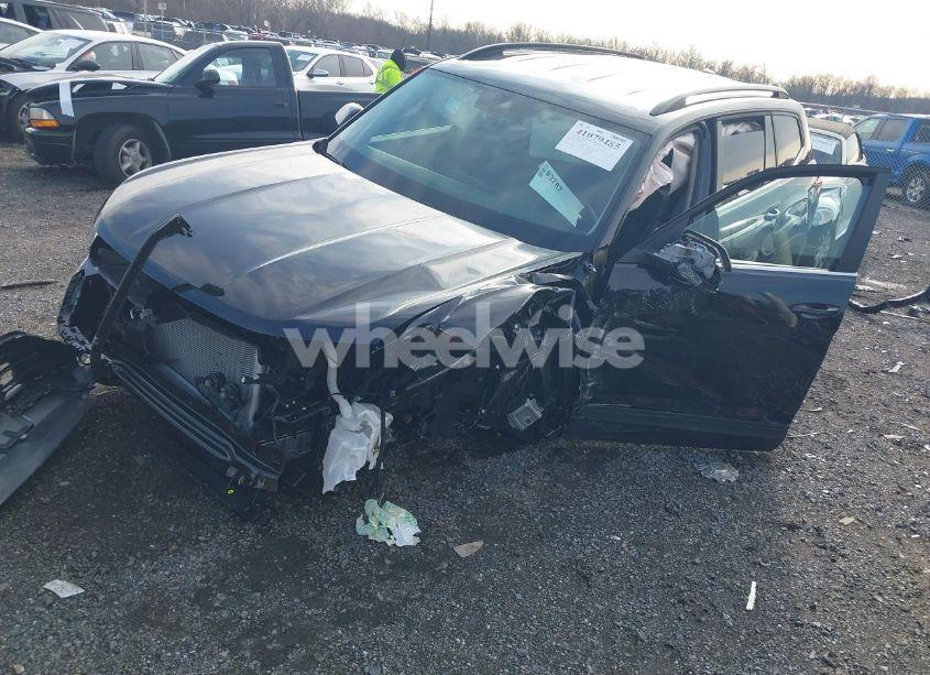 Photo 2 of 2024 Volkswagen Atlas 2.0T SE (VIN 1V2LR2CA1RC603228)