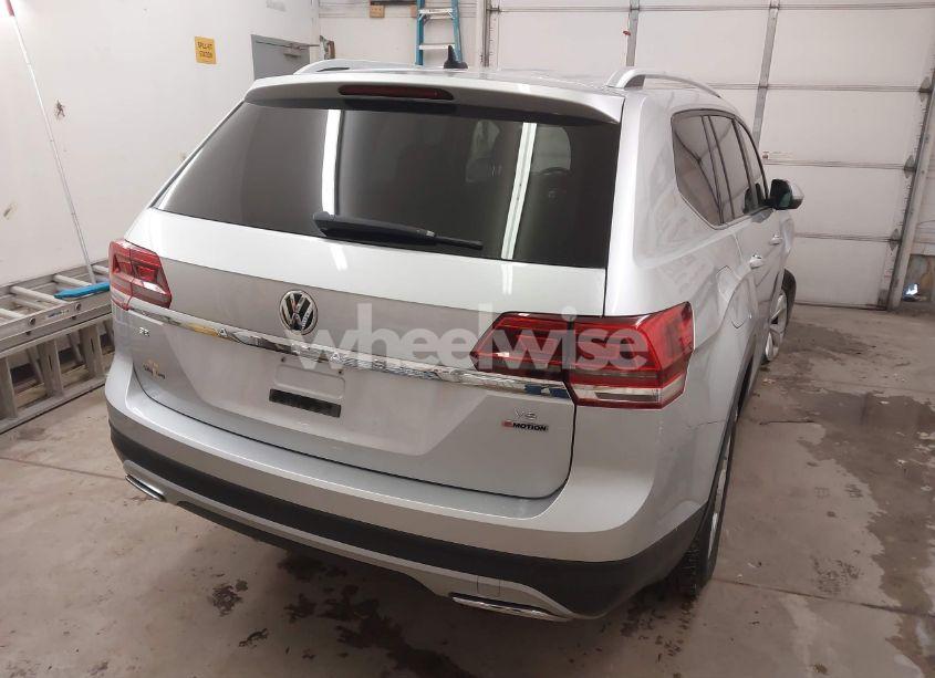 Photo 4 of 2019 Volkswagen Atlas 3.6L V6 SE (VIN 1V2LR2CA2KC533079)
