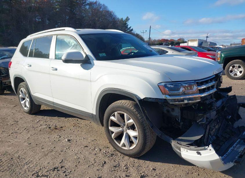 2019 Volkswagen Atlas 3.6L V6 SE (VIN 1V2LR2CA2KC601218) main photo
