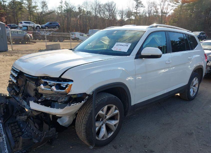 Photo 2 of 2019 Volkswagen Atlas 3.6L V6 SE (VIN 1V2LR2CA2KC601218)