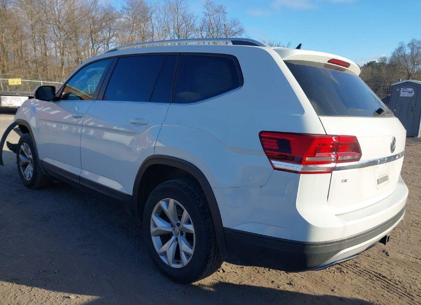 Photo 3 of 2019 Volkswagen Atlas 3.6L V6 SE (VIN 1V2LR2CA2KC601218)