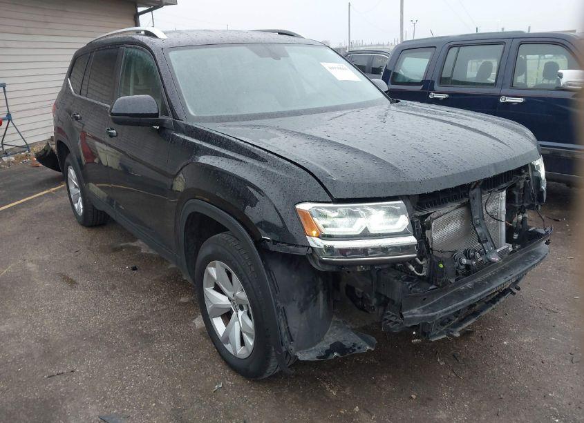 2019 Volkswagen Atlas 3.6L V6 SE (VIN 1V2LR2CA2KC615135) main photo