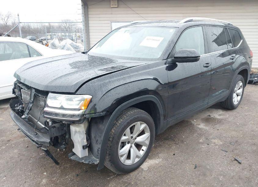 Photo 2 of 2019 Volkswagen Atlas 3.6L V6 SE (VIN 1V2LR2CA2KC615135)