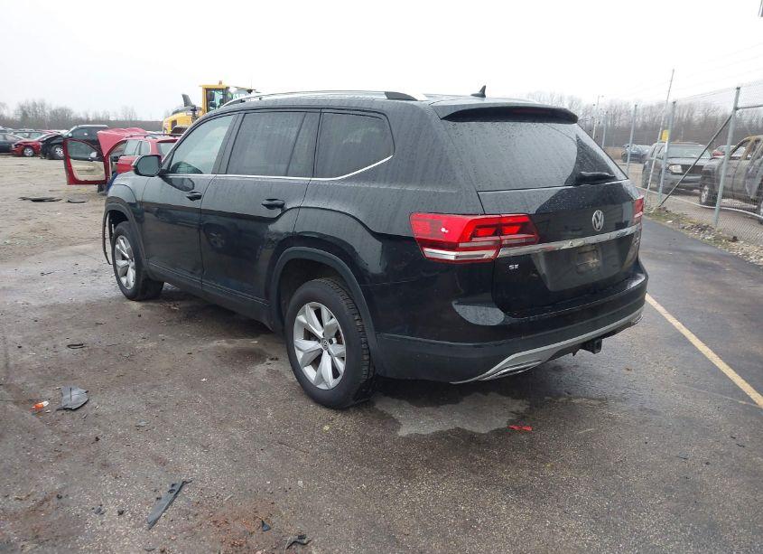 Photo 3 of 2019 Volkswagen Atlas 3.6L V6 SE (VIN 1V2LR2CA2KC615135)