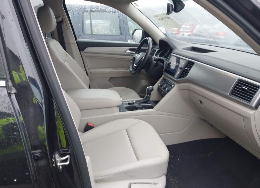 Photo 5 of 2019 Volkswagen Atlas 3.6L V6 SE (VIN 1V2LR2CA2KC615135)
