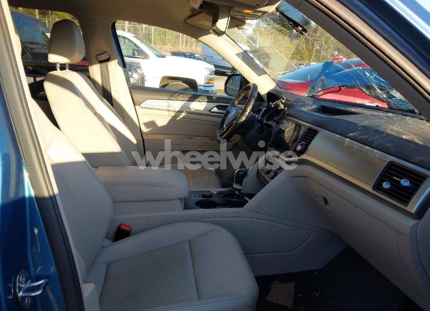 Photo 5 of 2019 Volkswagen Atlas 3.6L V6 SE (VIN 1V2LR2CA4KC529647)