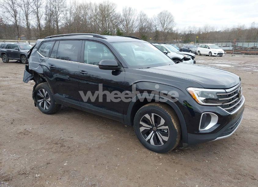 2024 Volkswagen Atlas 2.0T SE (VIN 1V2LR2CA4RC528072) main photo