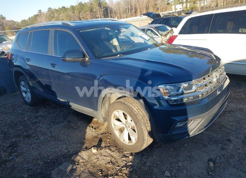 2018 Volkswagen Atlas (VIN 1V2LR2CA5JC577852) main photo