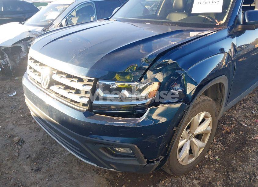 Photo 6 of 2018 Volkswagen Atlas (VIN 1V2LR2CA5JC577852)