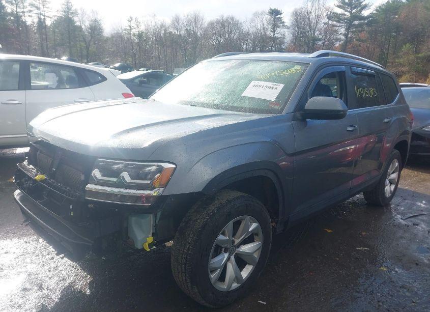 Photo 2 of 2018 Volkswagen Atlas 3.6L V6 SE/3.6L V6 SE W/TECHNOLOGY (VIN 1V2LR2CA6JC526005)