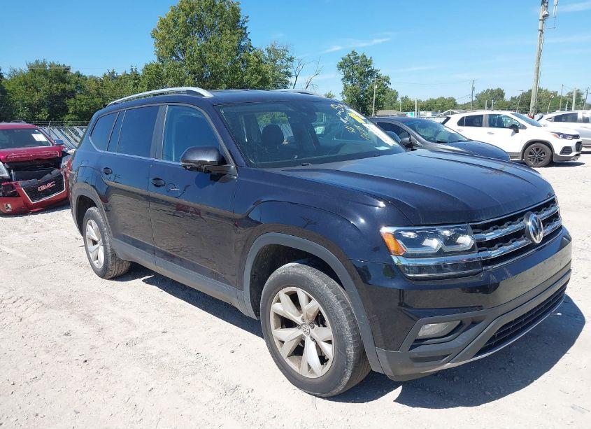 2018 Volkswagen Atlas 3.6L V6 SE/3.6L V6 SE W/TECHNOLOGY (VIN 1V2LR2CA7JC559028) main photo