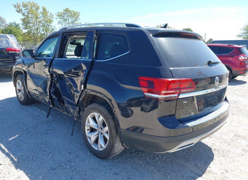 Photo 3 of 2018 Volkswagen Atlas 3.6L V6 SE/3.6L V6 SE W/TECHNOLOGY (VIN 1V2LR2CA7JC559028)
