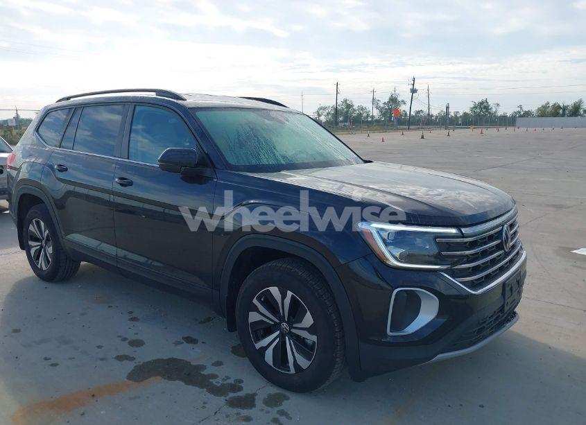 2024 Volkswagen Atlas 2.0T SE (VIN 1V2LR2CA7RC553936) main photo