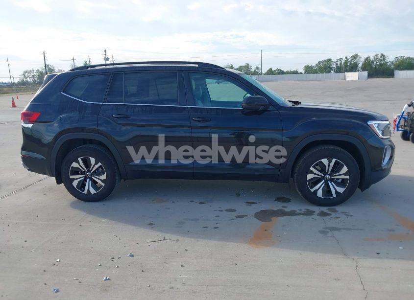 Photo 13 of 2024 Volkswagen Atlas 2.0T SE (VIN 1V2LR2CA7RC553936)