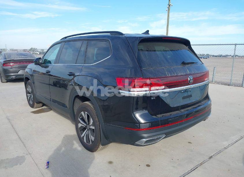 Photo 3 of 2024 Volkswagen Atlas 2.0T SE (VIN 1V2LR2CA7RC553936)