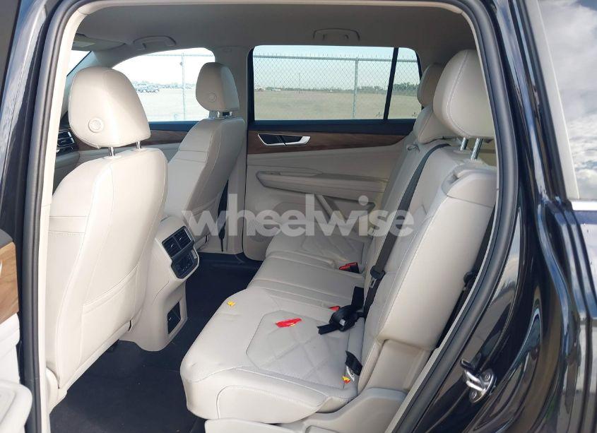 Photo 8 of 2024 Volkswagen Atlas 2.0T SE (VIN 1V2LR2CA7RC553936)