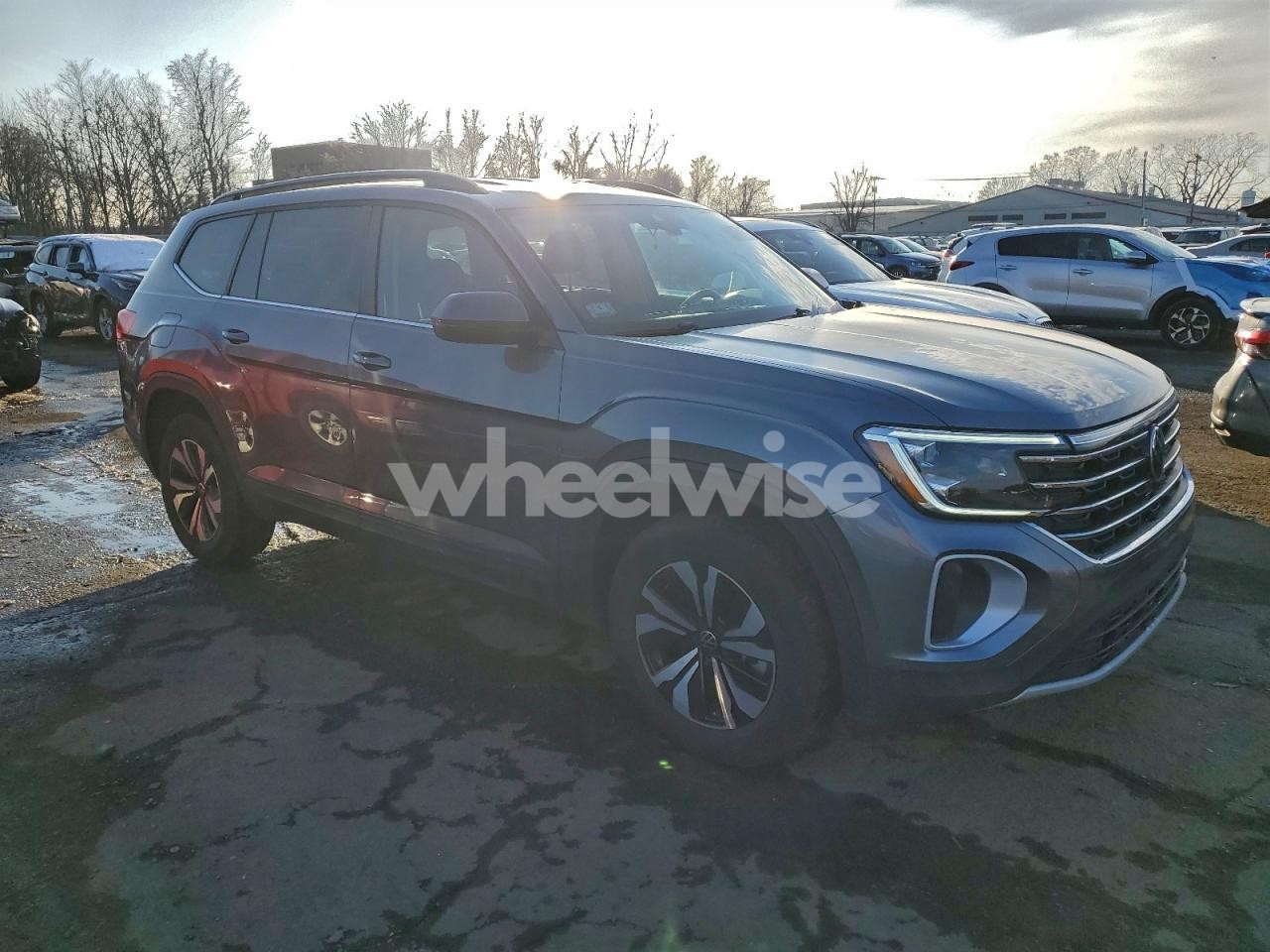 Photo 4 of 2025 VOLKSWAGEN ATLAS SE (VIN 1V2LR2CA9SC523925)