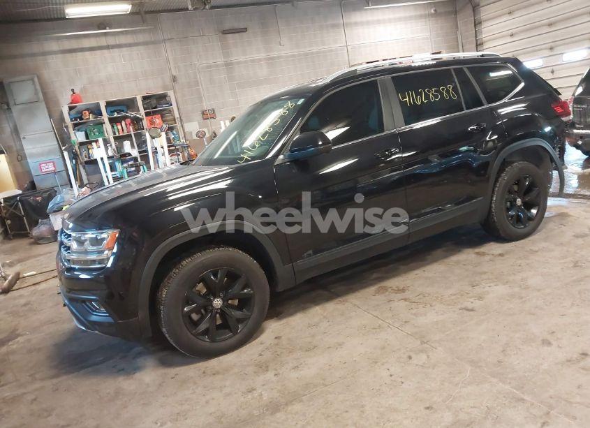 Photo 2 of 2019 Volkswagen Atlas 3.6L V6 SE (VIN 1V2LR2CAXKC599542)