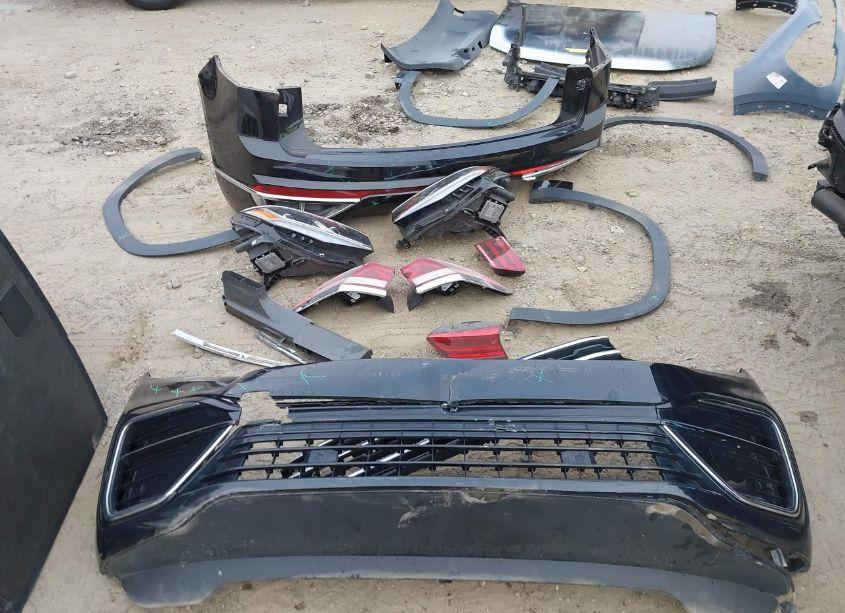 Photo 12 of 2021 Volkswagen Atlas CROSS SPORT 3.6L V6 SE W/TECHNOLOGY R-LINE (VIN 1V2ME2CAXMC227752)