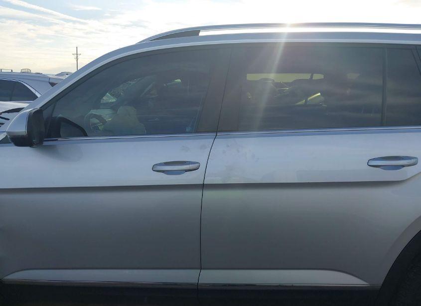 Photo 14 of 2018 Volkswagen Atlas 3.6L V6 SEL (VIN 1V2MR2CA1JC508399)