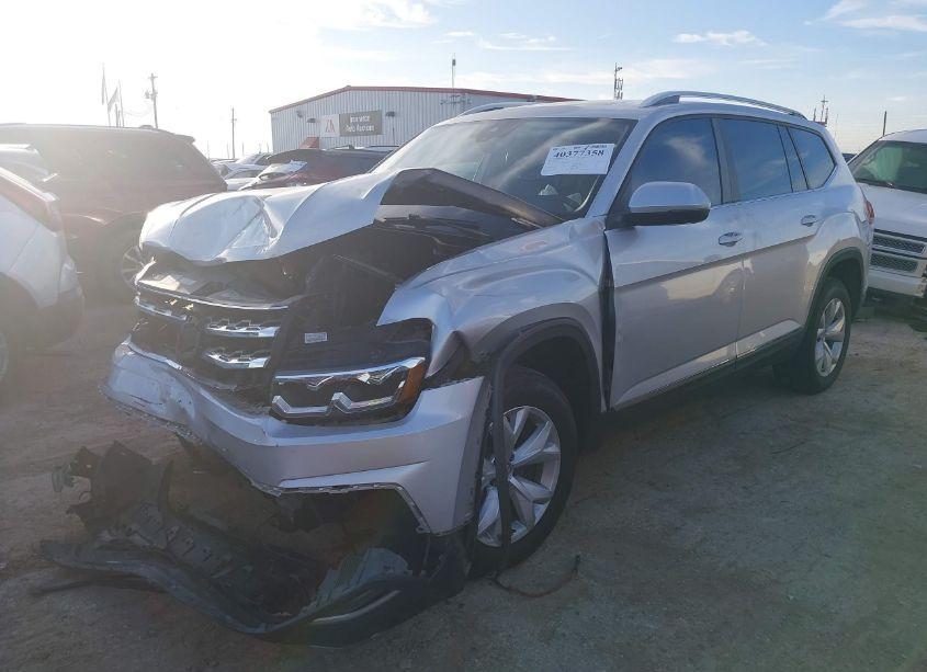Photo 2 of 2018 Volkswagen Atlas 3.6L V6 SEL (VIN 1V2MR2CA1JC508399)