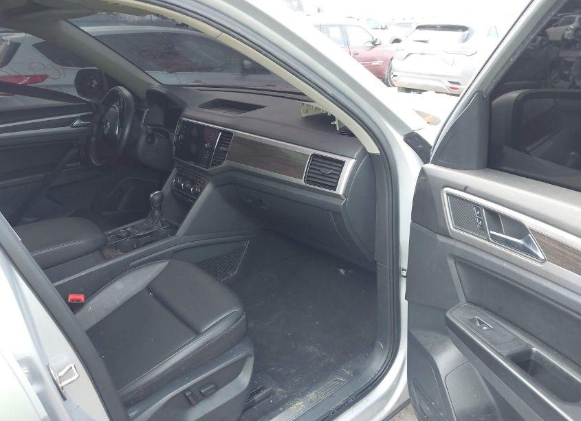Photo 5 of 2019 Volkswagen Atlas 3.6L V6 SEL (VIN 1V2MR2CA1KC517184)