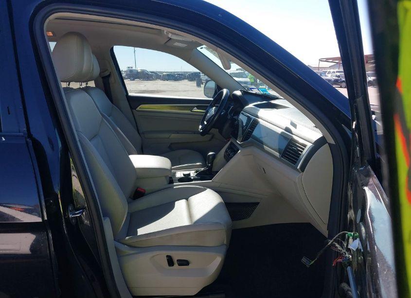 Photo 5 of 2018 Volkswagen Atlas 3.6L V6 SEL (VIN 1V2MR2CA6JC519771)