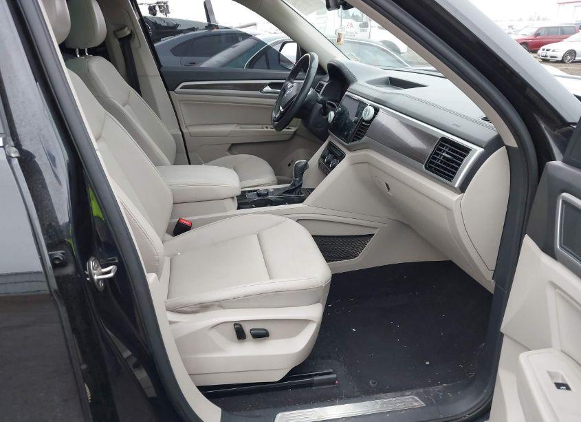 Photo 5 of 2019 Volkswagen Atlas 3.6L V6 SEL (VIN 1V2MR2CA7KC508943)